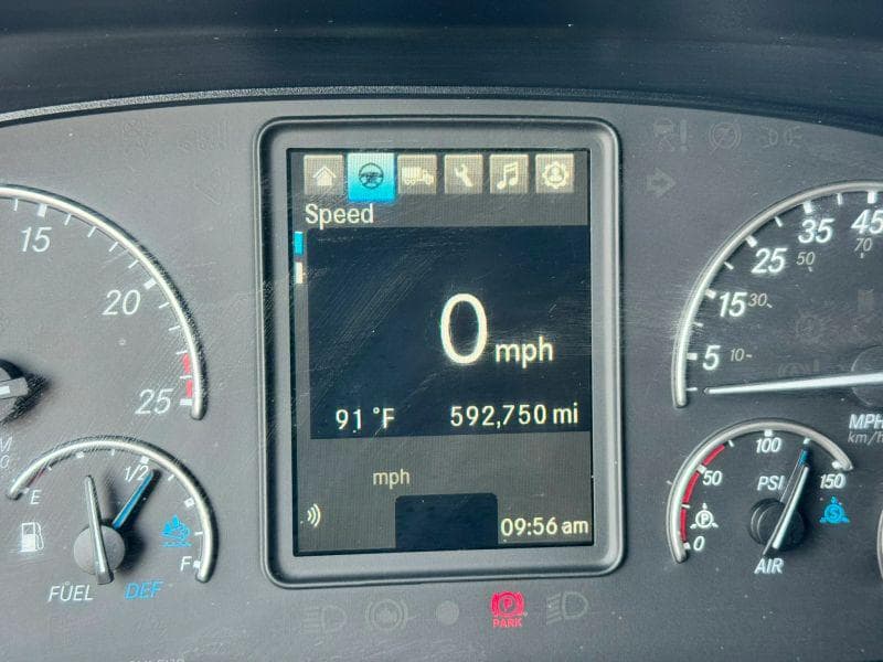 2023 Freightliner Cascadia image 25