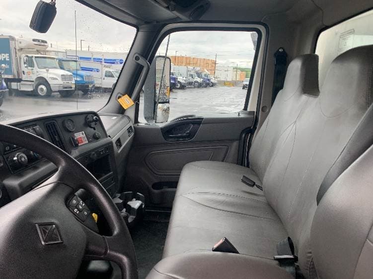 2022 International MV607 Box Truck - 220HP, 6 Speed Automatic, Roll up Door image 18