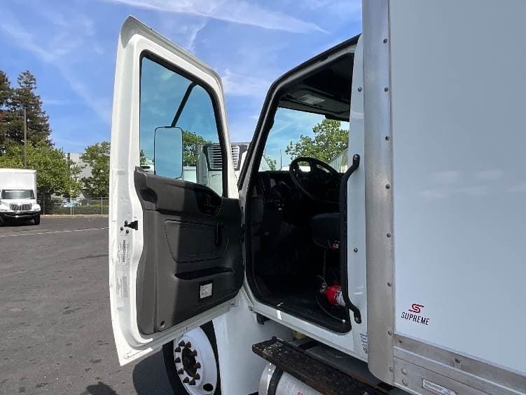2022 International MV607 Box Truck - 220HP, 6 Speed Automatic, Roll up Door image 16
