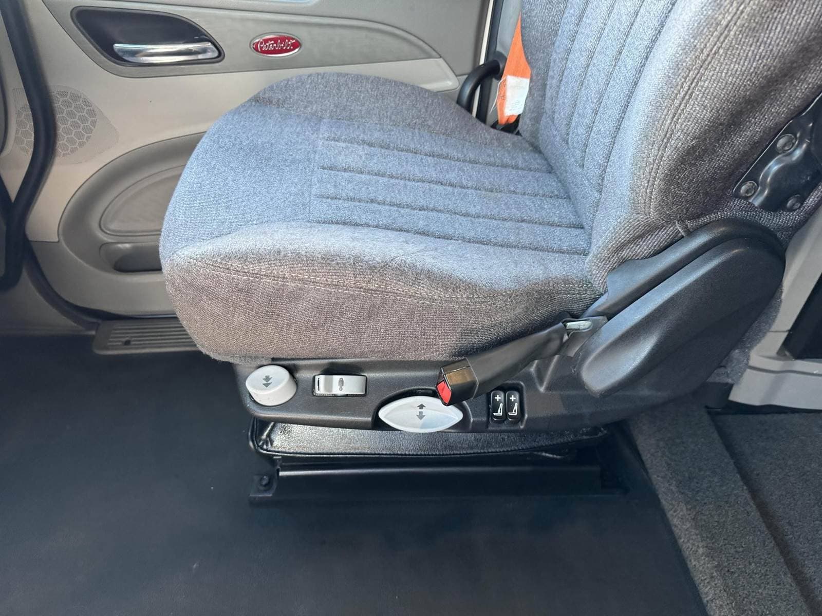 2019 Peterbilt 579 image 4