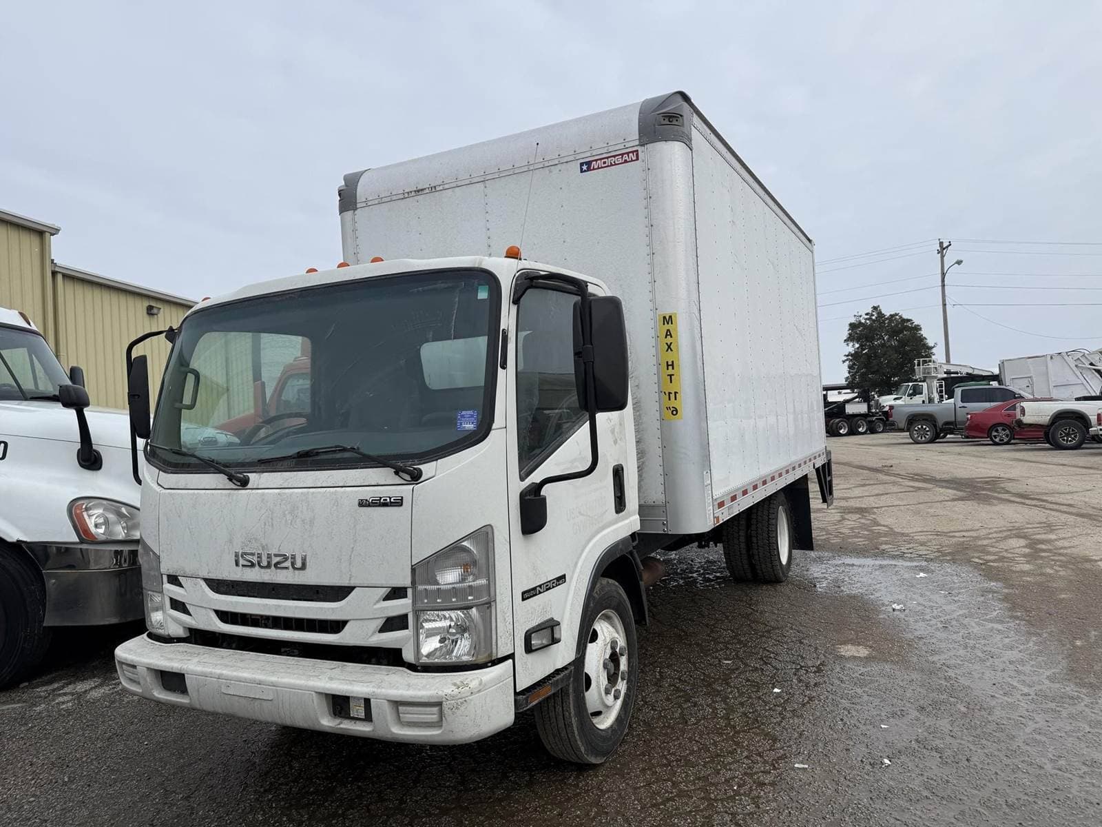2019 Isuzu NPR/NPR-HD image 2