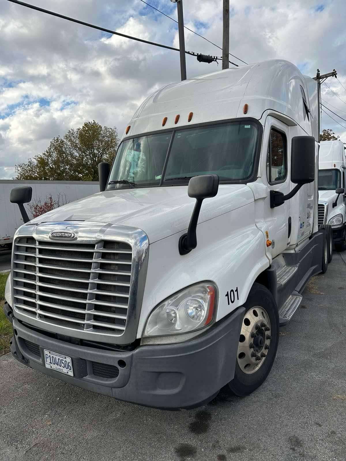 2016 Freightliner Cascadia image 1