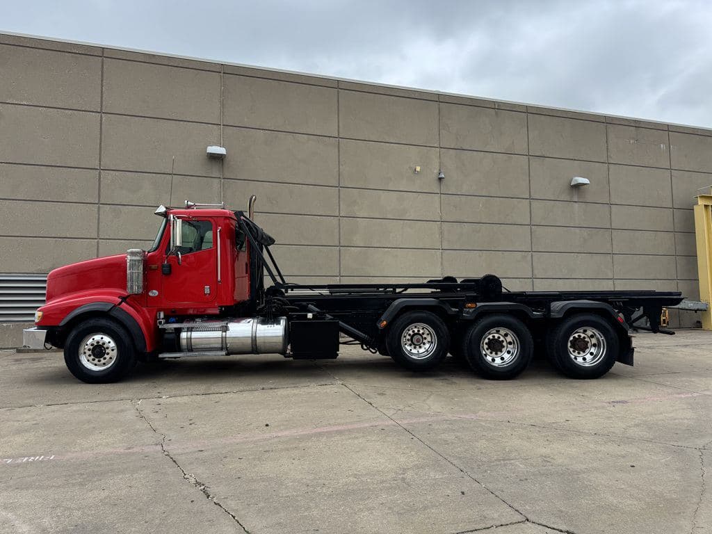 Used 2016 INTERNATIONAL 5900 image 9
