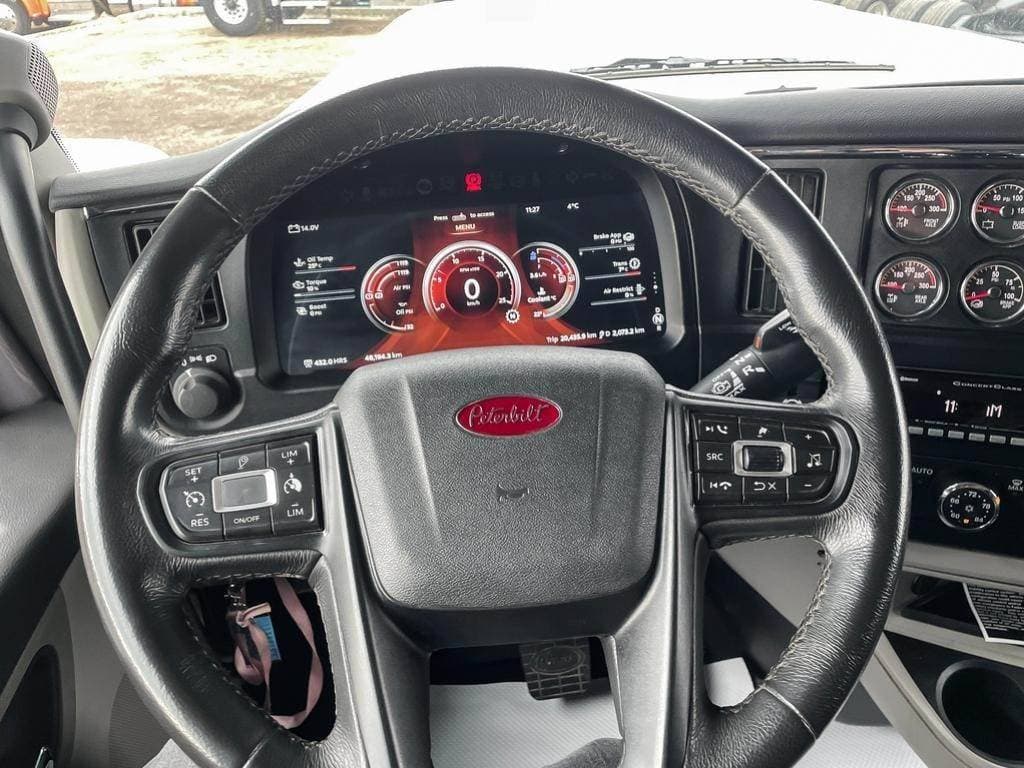 2025 Peterbilt 589 image 12