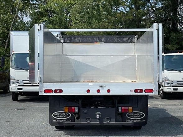 2024 Isuzu NRR image 26