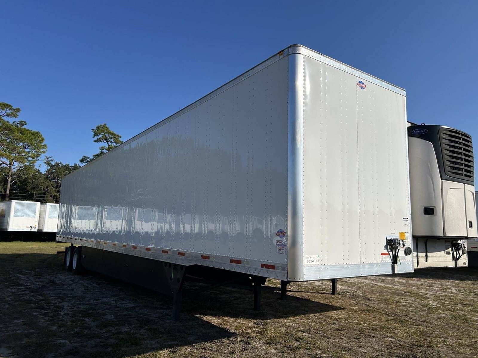 2026 Utility 4000D-X image 2