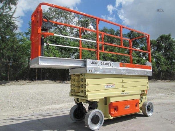2015 JLG 2630ES image 3
