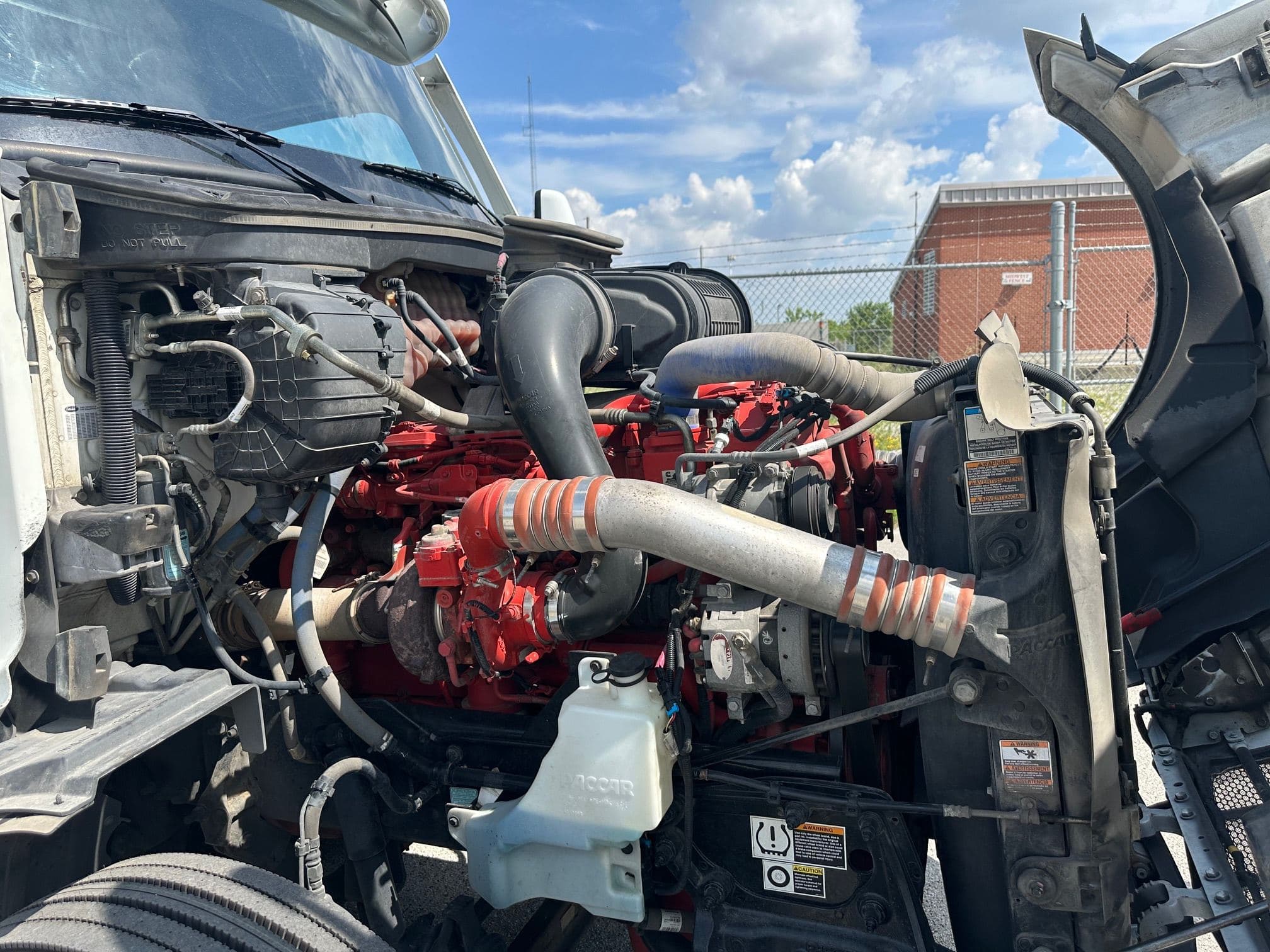 2023 Peterbilt 579 image 15