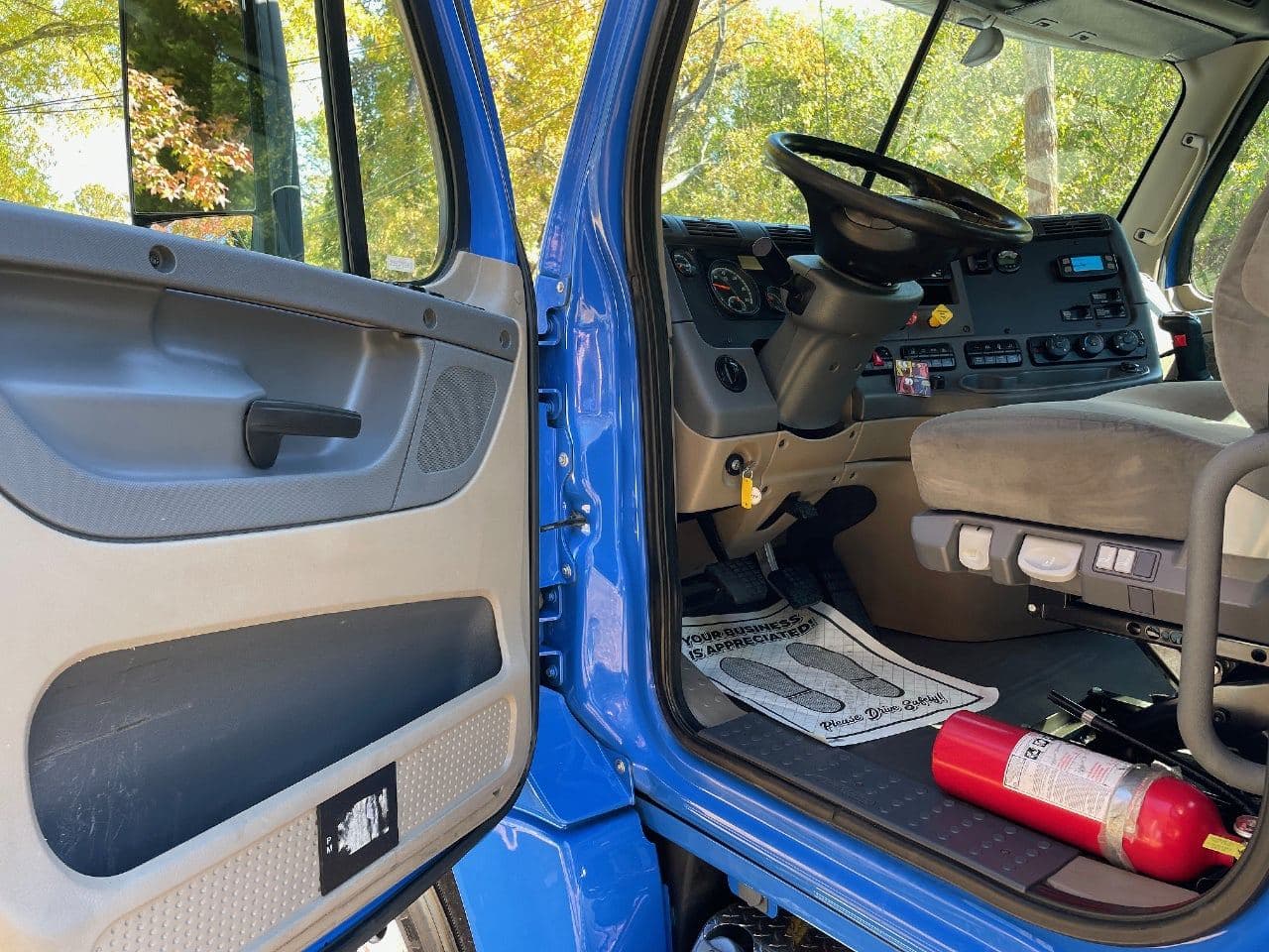 2020 Freightliner Cascadia 125 image 16