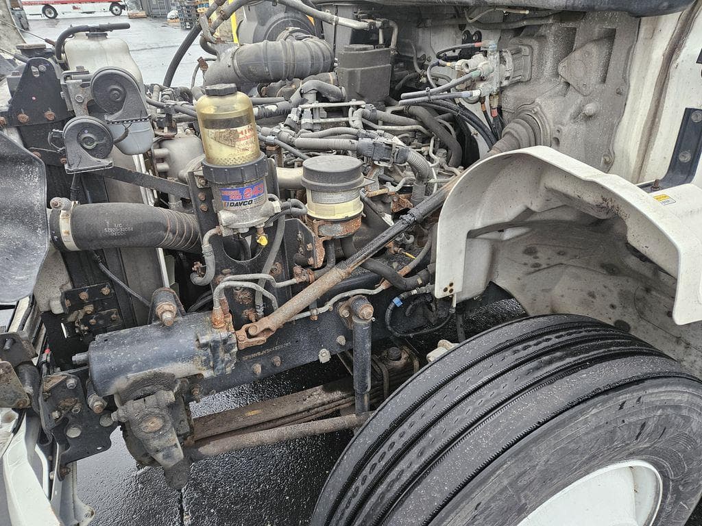 2019 Hino 338 image 13