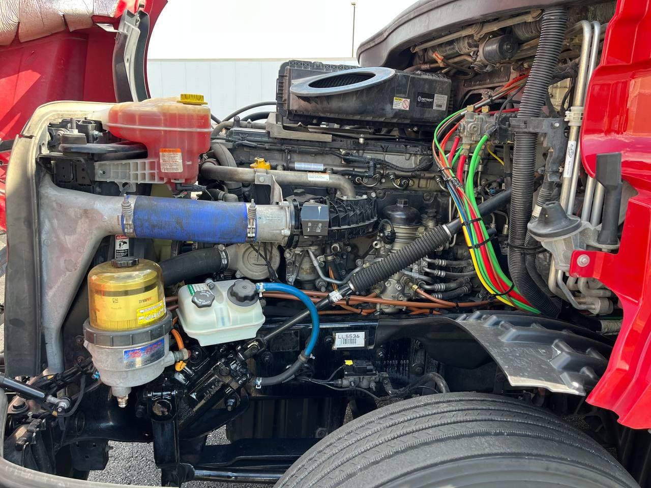 2020 Freightliner Cascadia 126 image 10