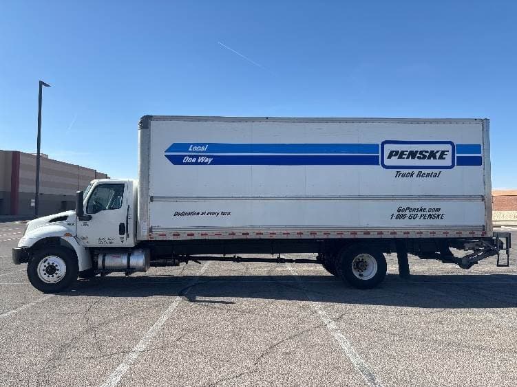 2022 International MV607 Box Truck - 220HP, 6 Speed Automatic, Roll up Door image 4