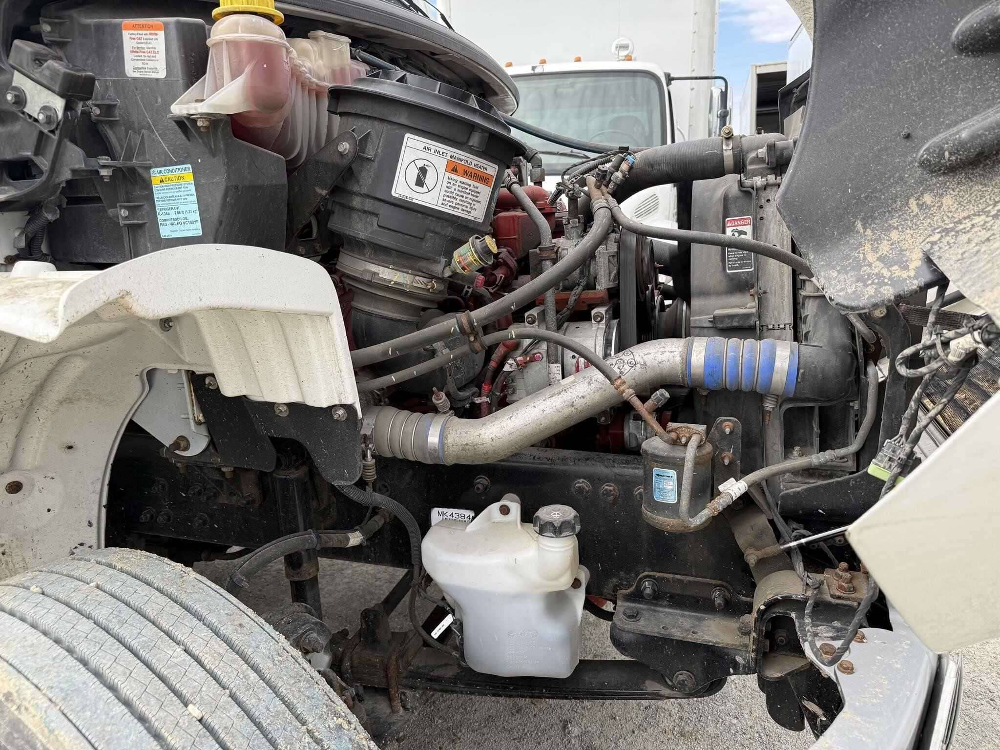 2021 Freightliner M2 image 6