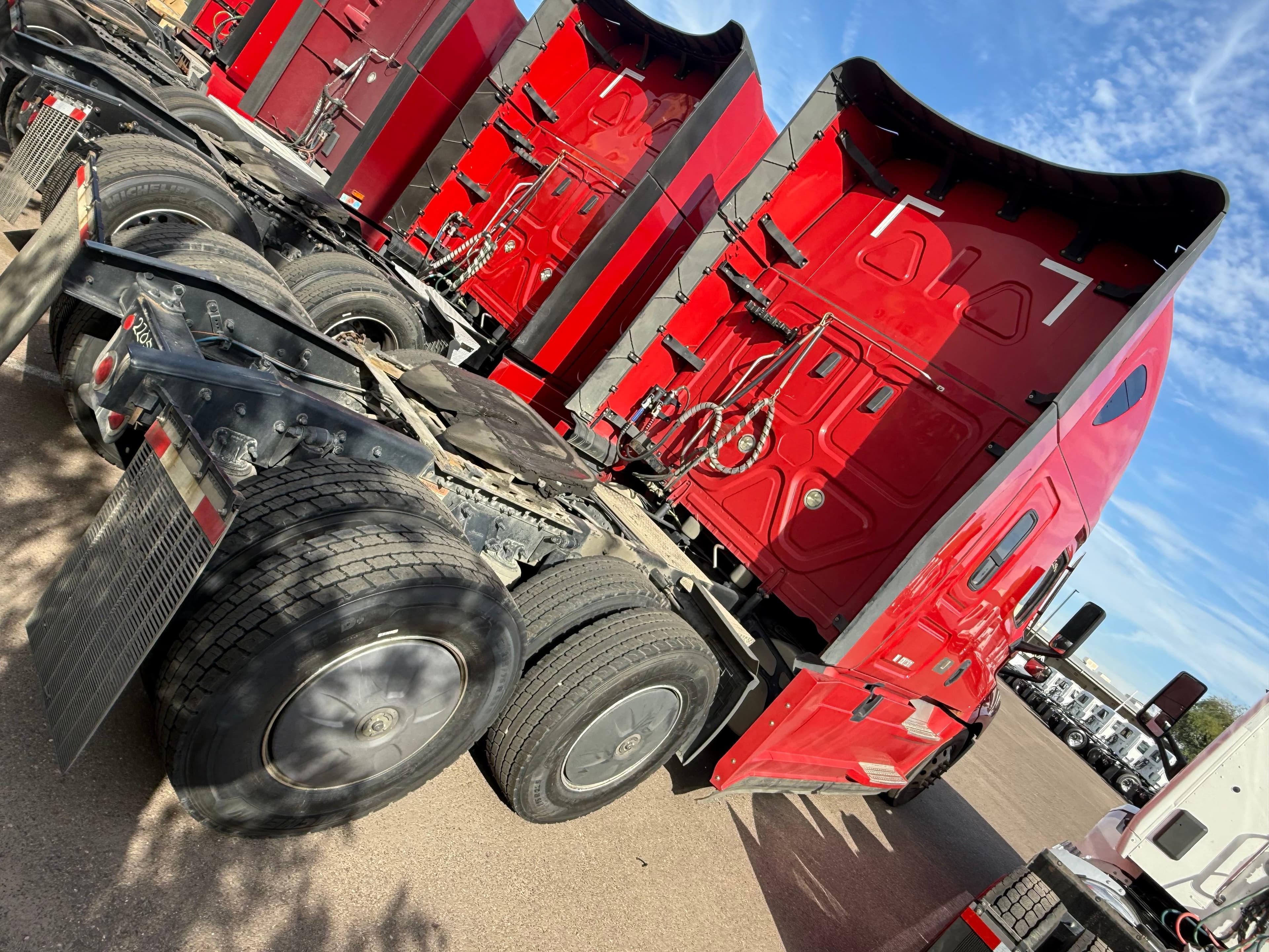 2022 Freightliner Cascadia image 4