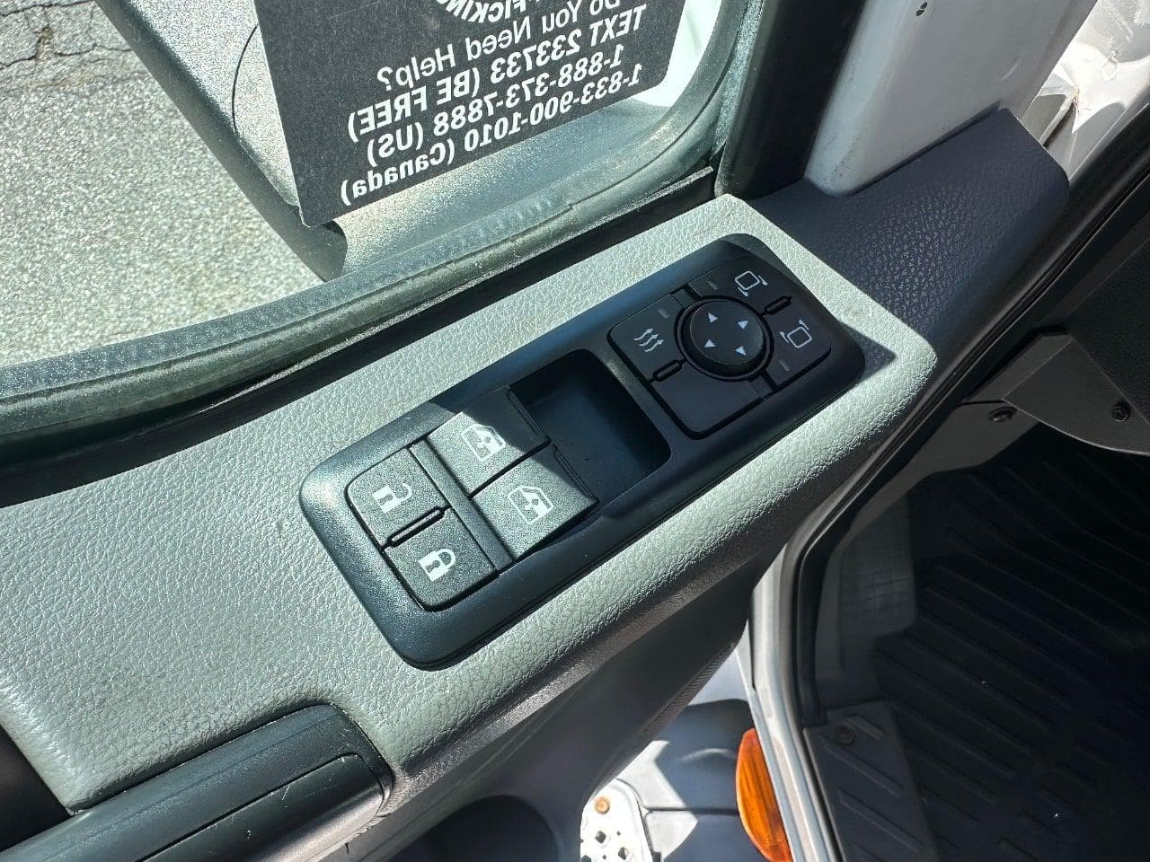 2018 International LT625 image 17