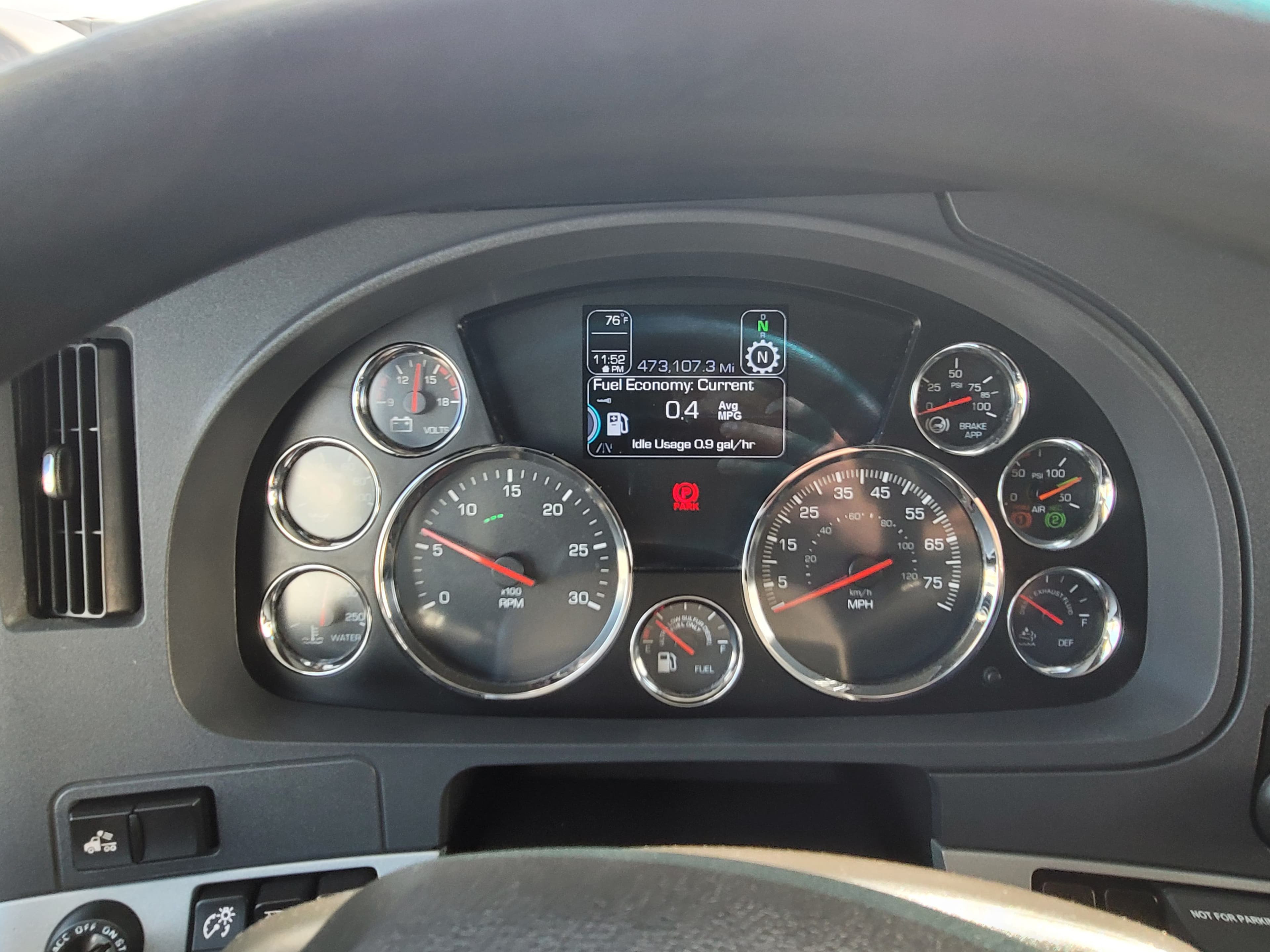 2022 Kenworth T680 image 12