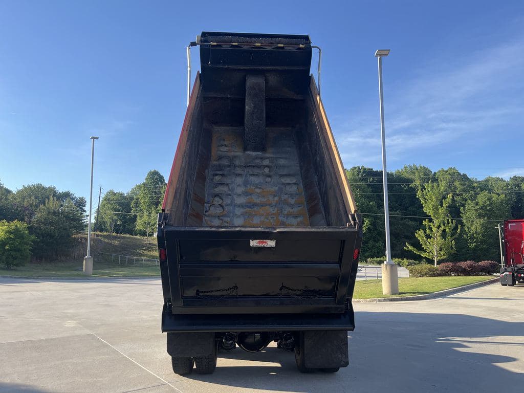 Used 2024 PETERBILT 389 image 7