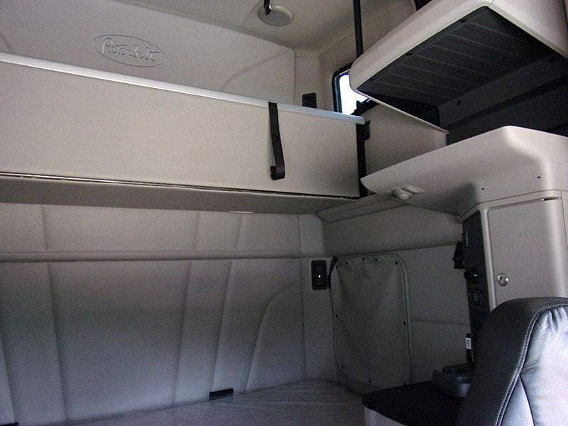 2021 Peterbilt 579 image 11