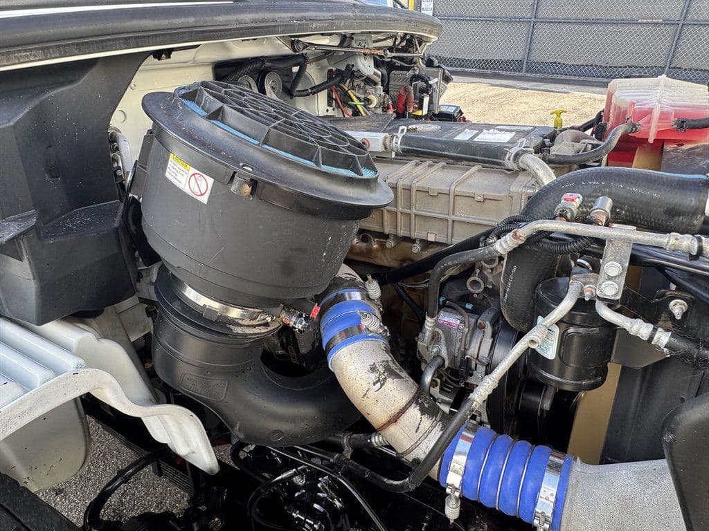 2015 Freightliner M2-112 image 51