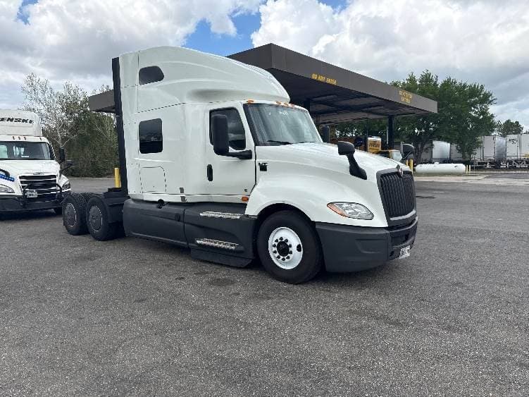 2023 International LT62F image 1