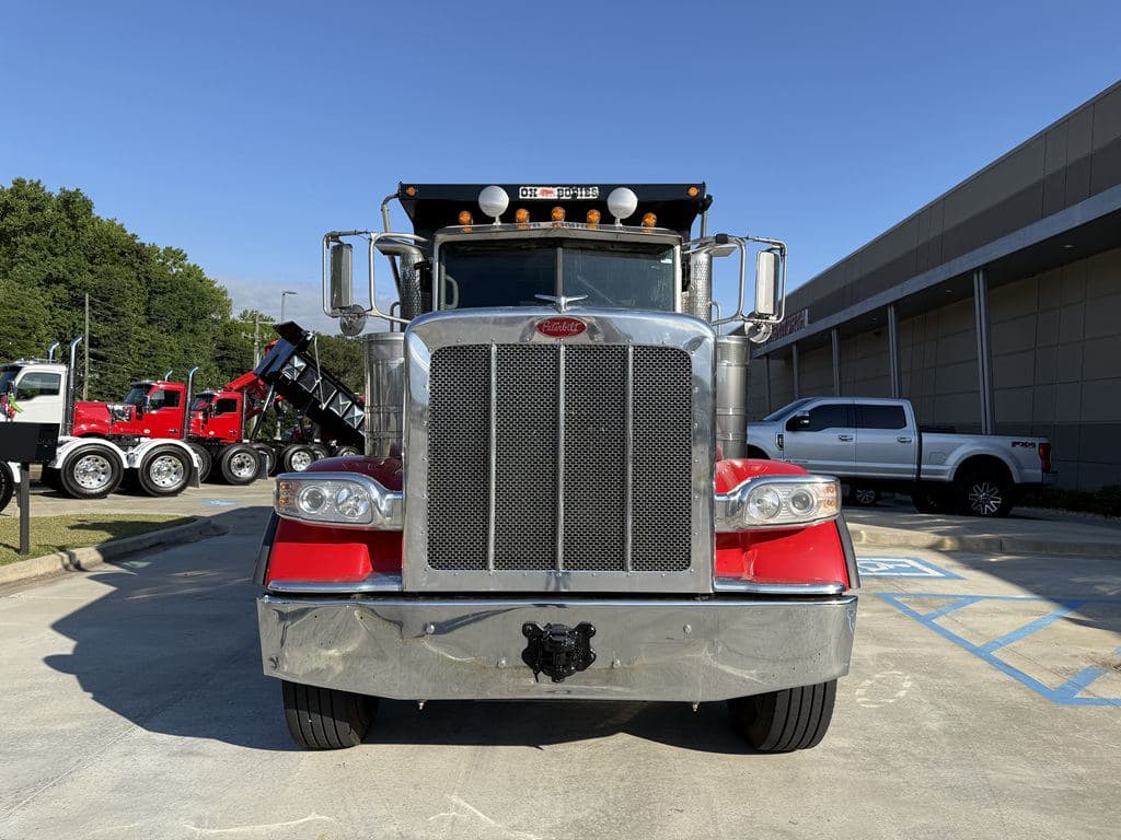 Used 2024 PETERBILT 389 image 8