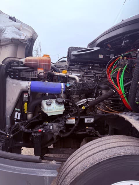 2024 Freightliner Cascadia image 12