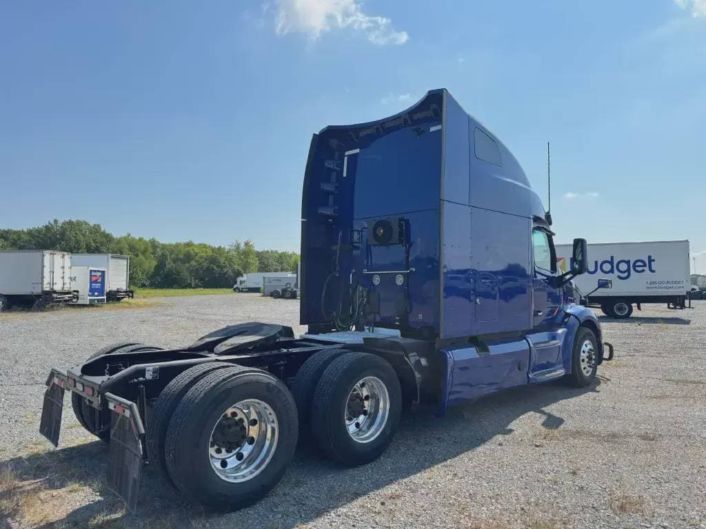 2022 Peterbilt 579 image 3