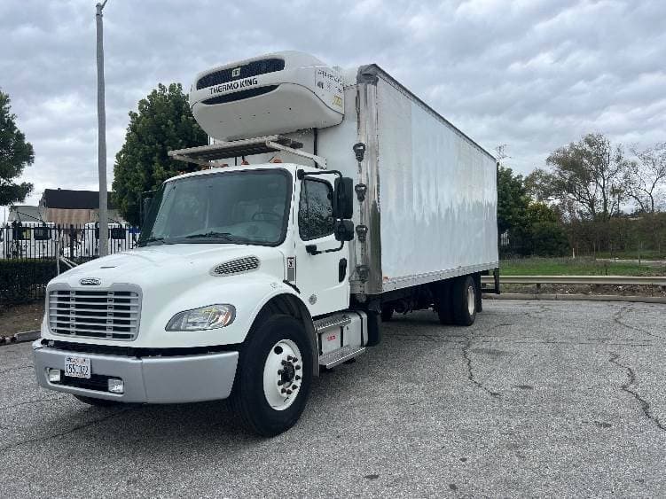 2021 Freightliner M2 image 3