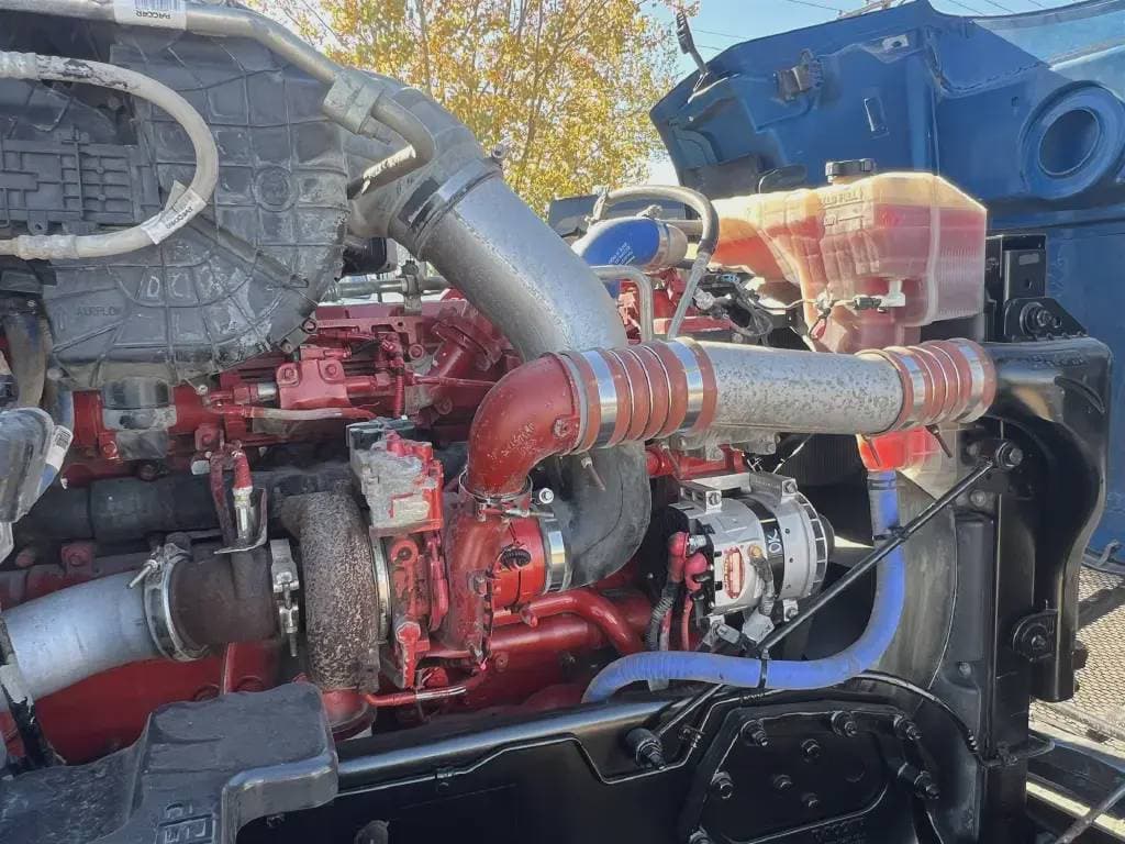 2022 Peterbilt 579 image 4