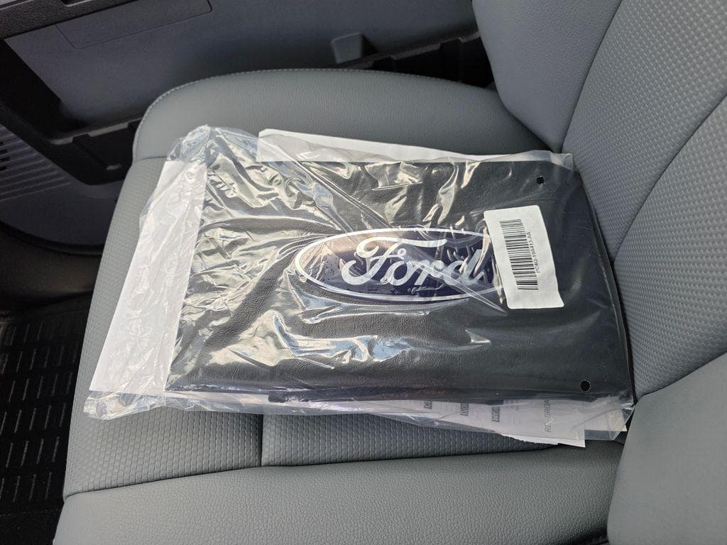 2027 Ford F-650SD Base image 23