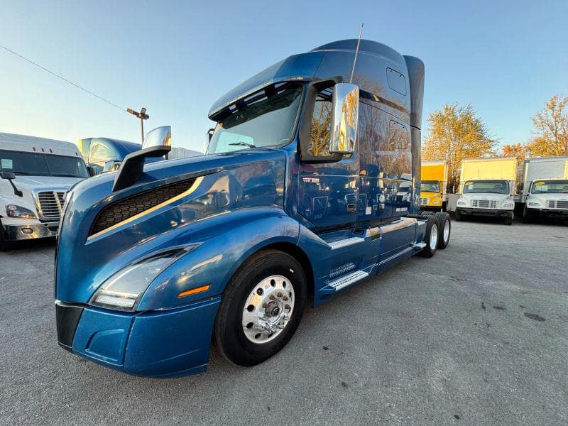 2020 Volvo VNL image 5