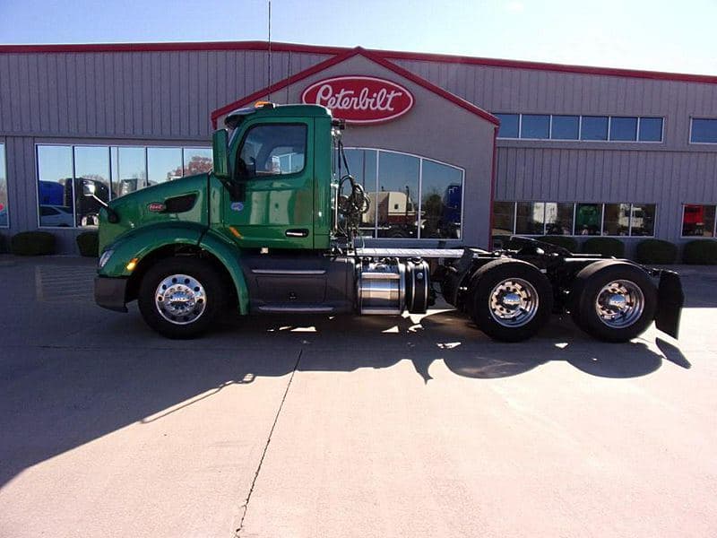 2020 Peterbilt 579 image 7
