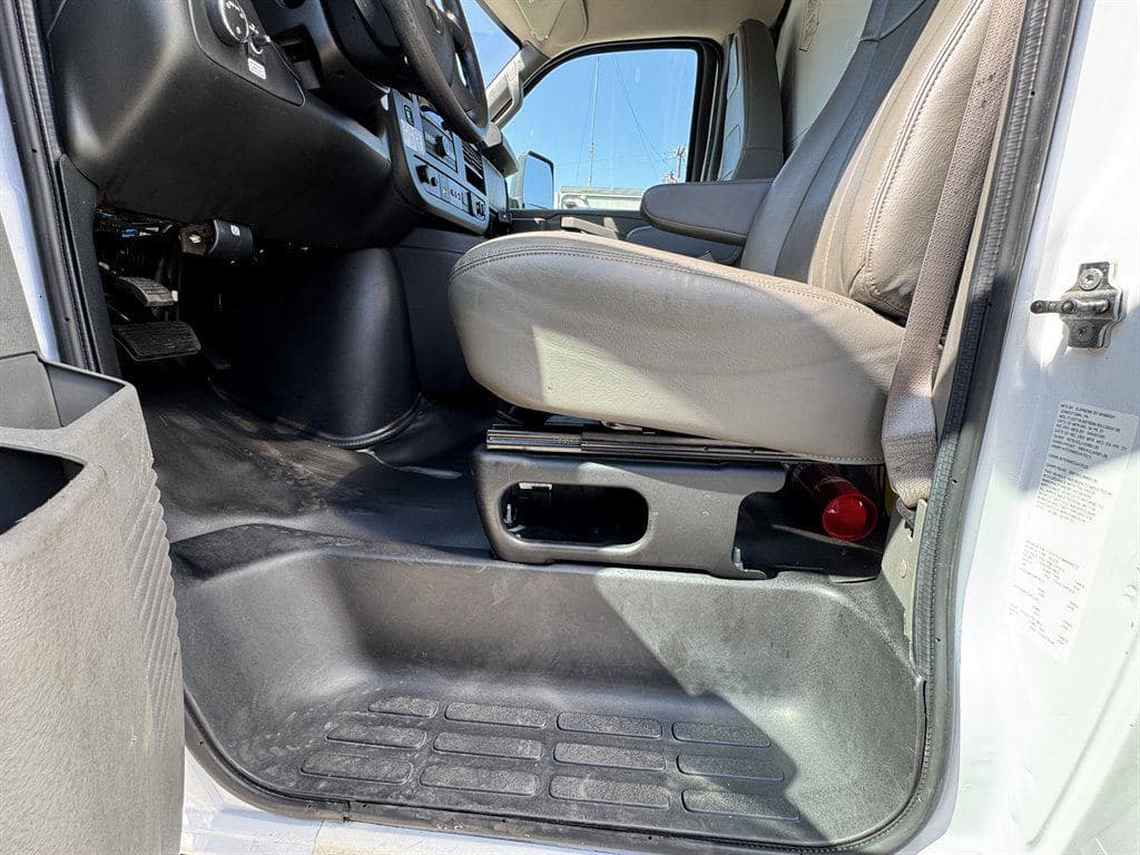 2021 GMC Commercial Vans image 55