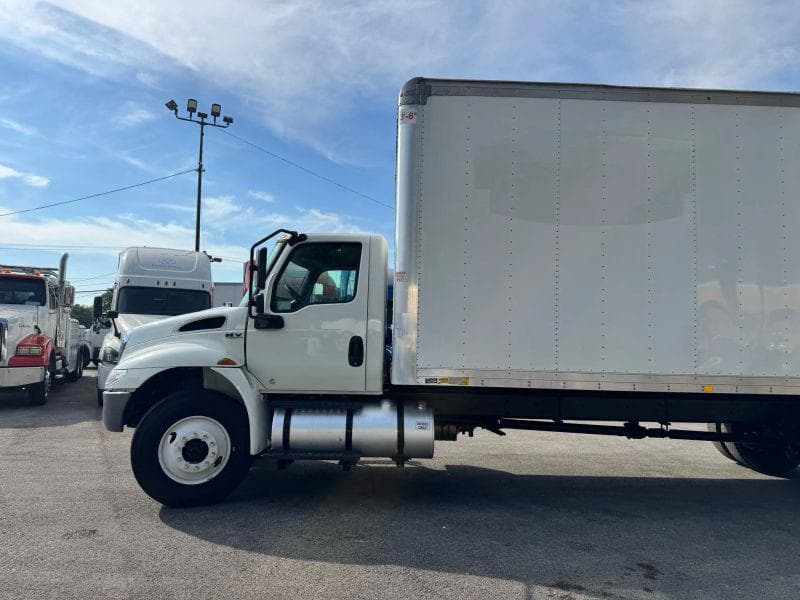 2020 International MV607 image 5