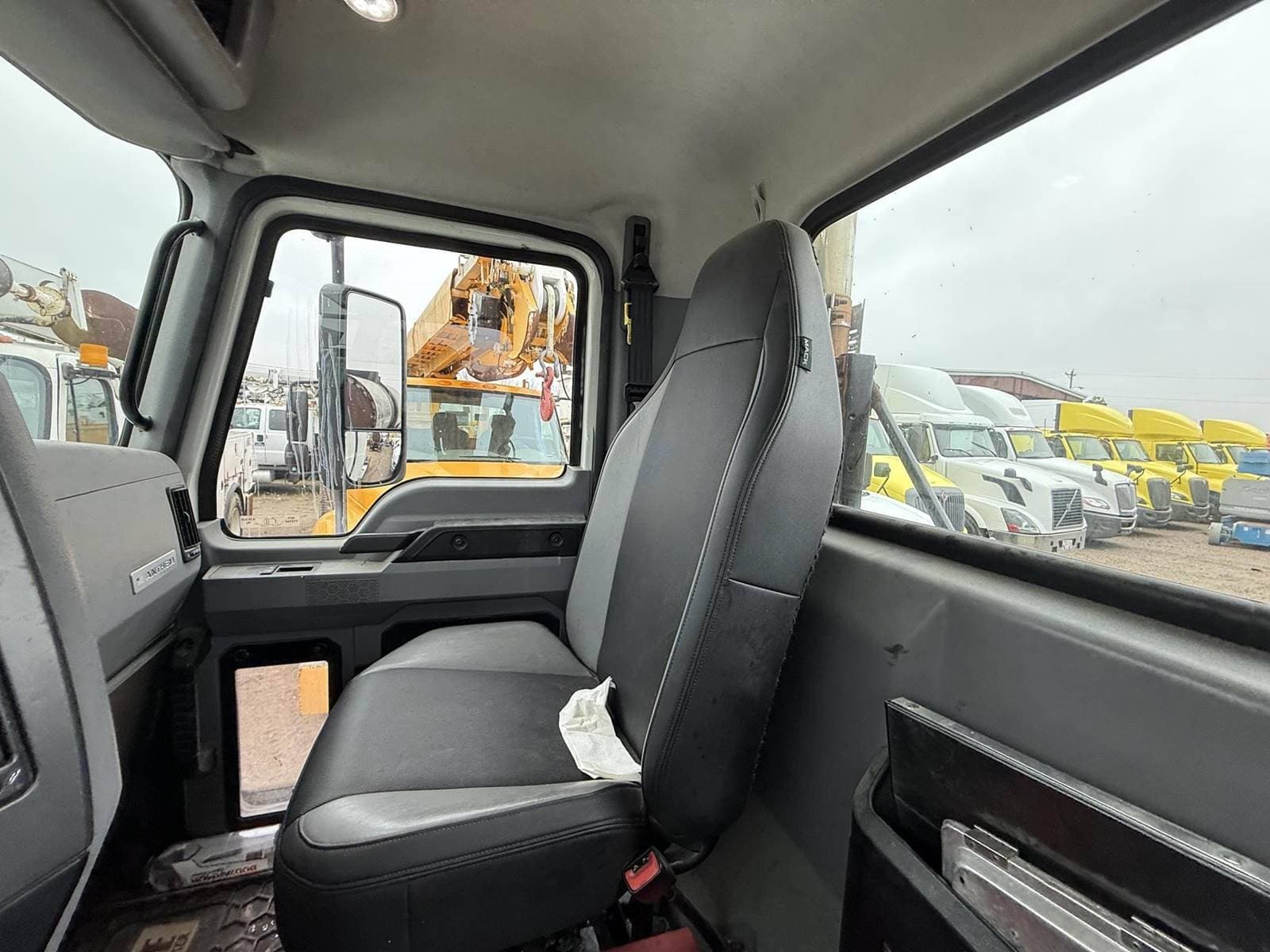 2019 Mack Anthem 64T Day Cab Truck - MP8 455HP, 12 Speed M Drive Amt image 32