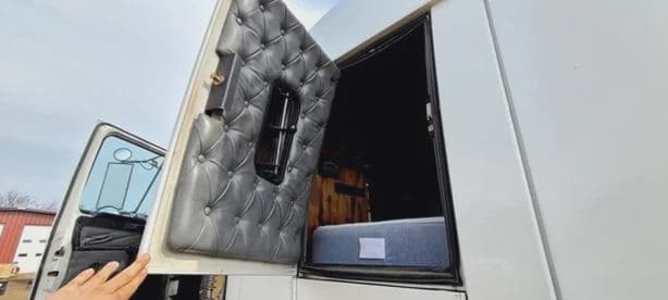 2005 WESTERN STAR 4900 image 6