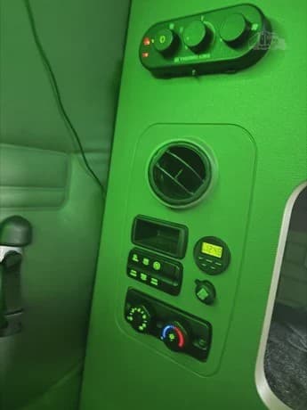 2018 Freightliner Cascadia image 16