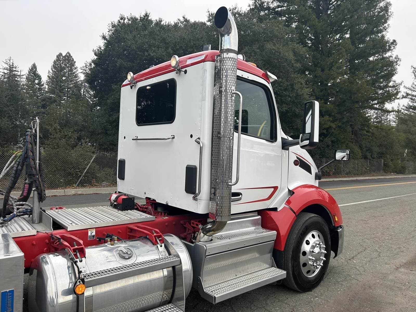 2022 Peterbilt 579 image 11
