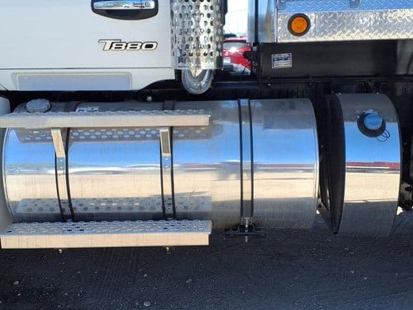 2025 Kenworth T880 image 11