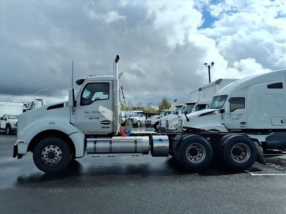 2023 Kenworth T880 image 5