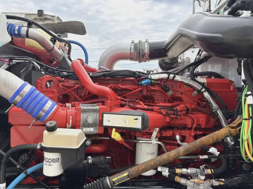 2022 Peterbilt 389 image 5