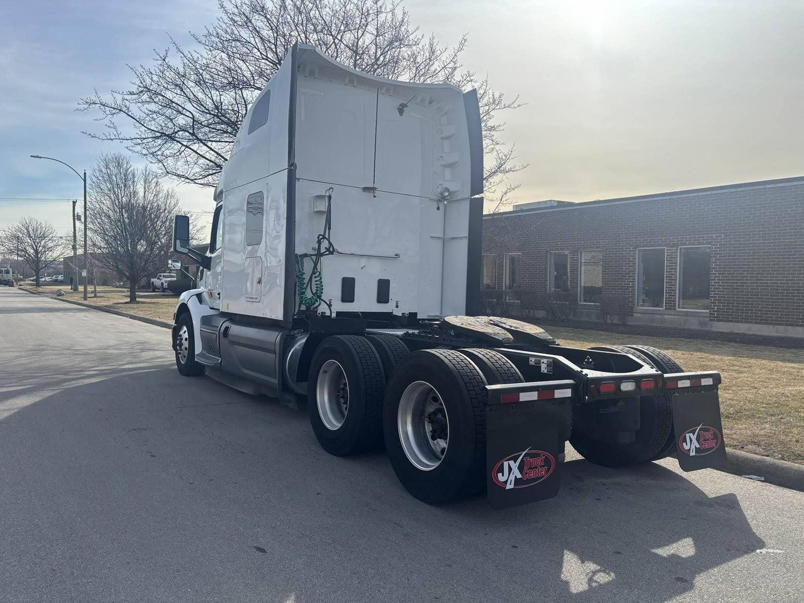 2021 Peterbilt 579 image 3