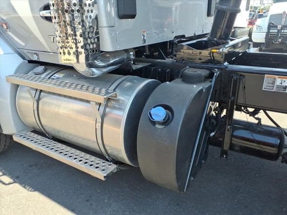 2026 Kenworth T880 image 10