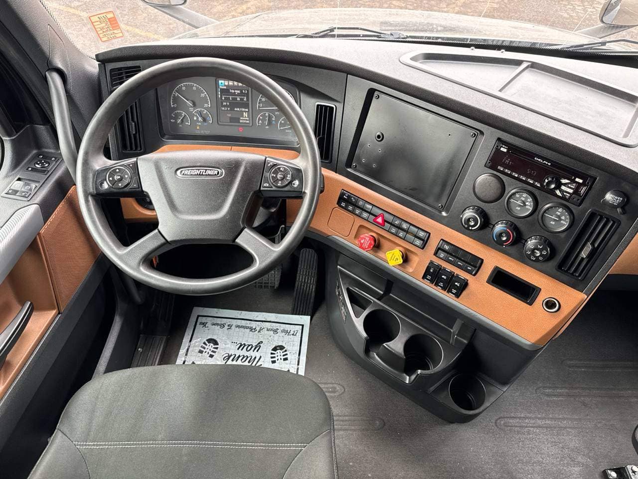 2019 Freightliner Cascadia image 12