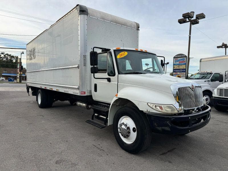 2017 International 4300 image 3