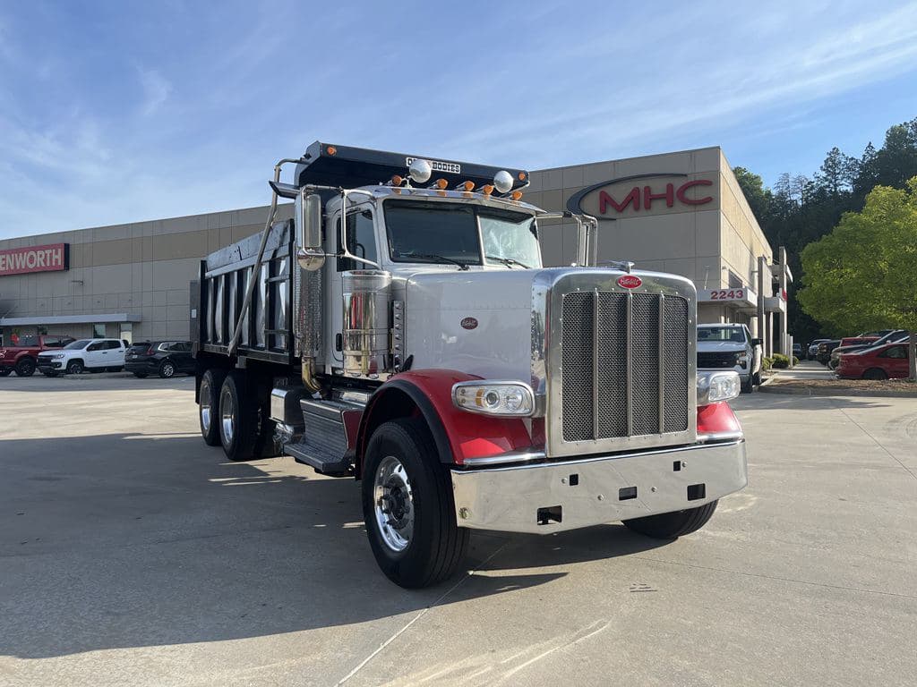 Used 2024 PETERBILT 389 image 22