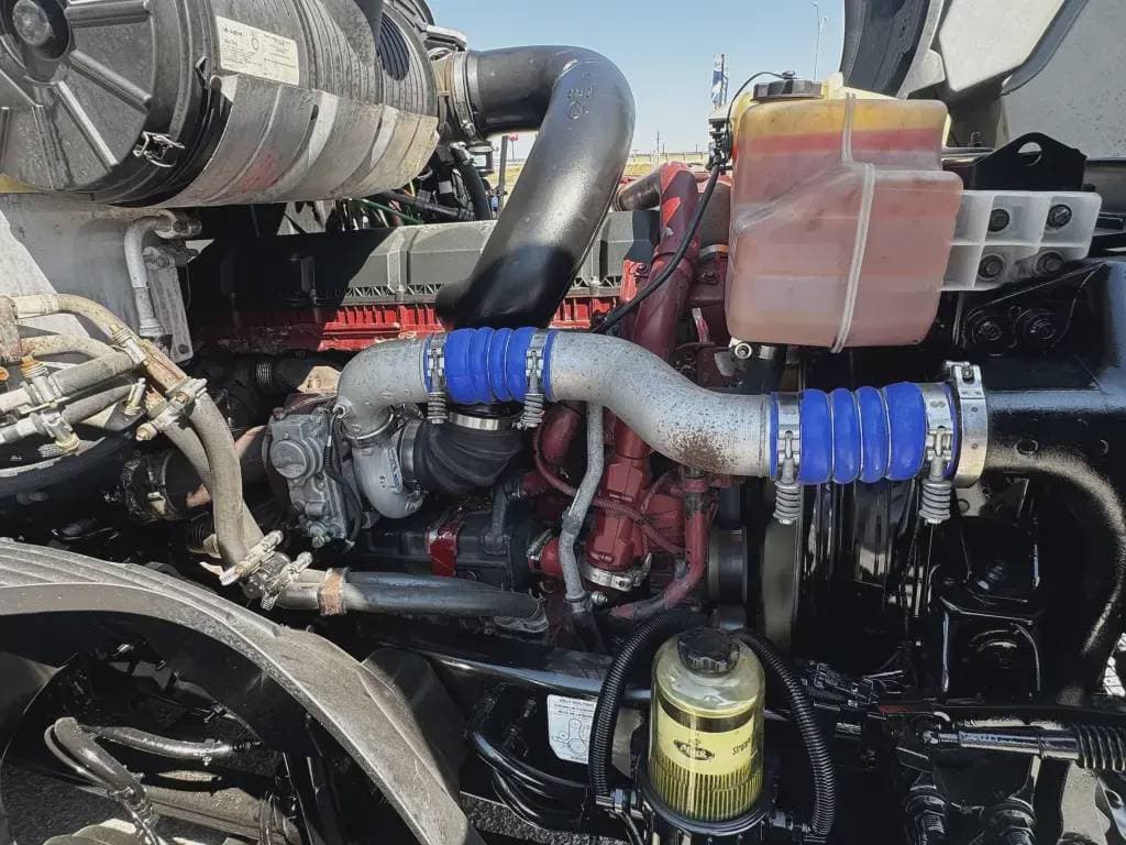 Used 2021 MACK Conventional - Sleeper Truck image 10