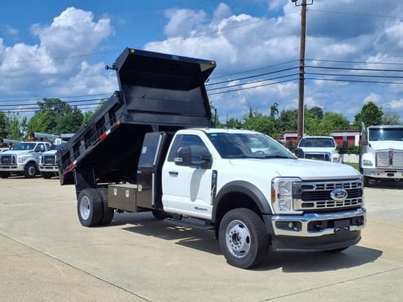 2025 Ford F600 image 1