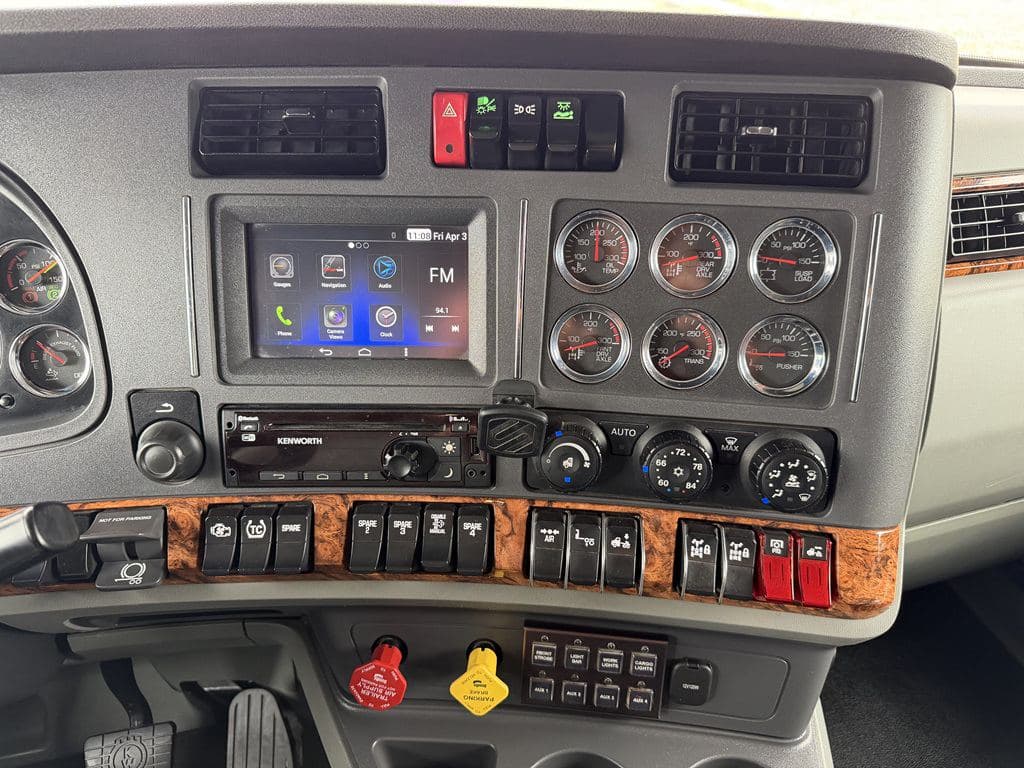 Used 2020 KENWORTH T880 image 20