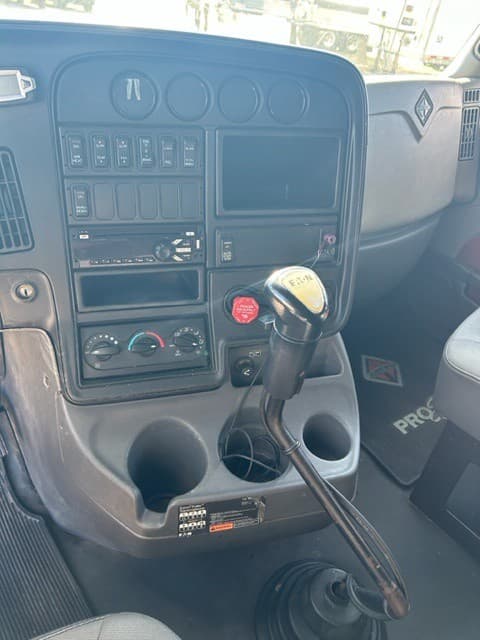 2015 International LF687 image 13